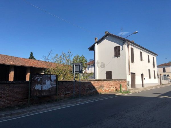 casa indipendente in vendita ad Asti in zona Vaglierano