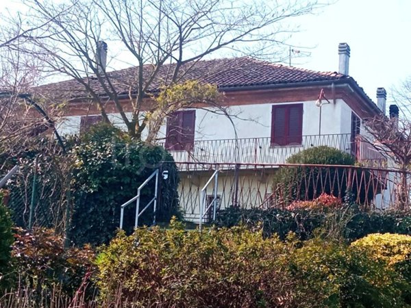 casa indipendente in vendita ad Asti in zona Variglie