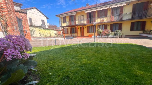casa indipendente in vendita ad Asti in zona Montemarzo