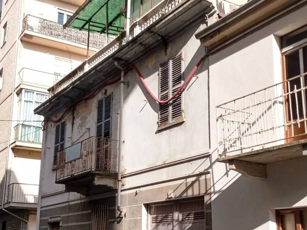 intera palazzina in vendita ad Asti in zona Centro Città
