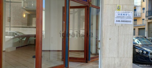 negozio in vendita ad Asti