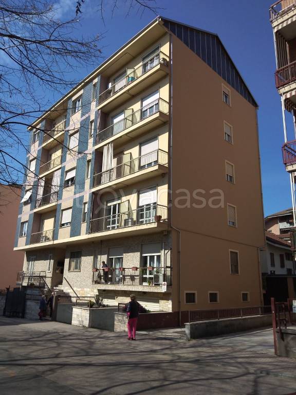 appartamento in vendita ad Asti in zona Quarto