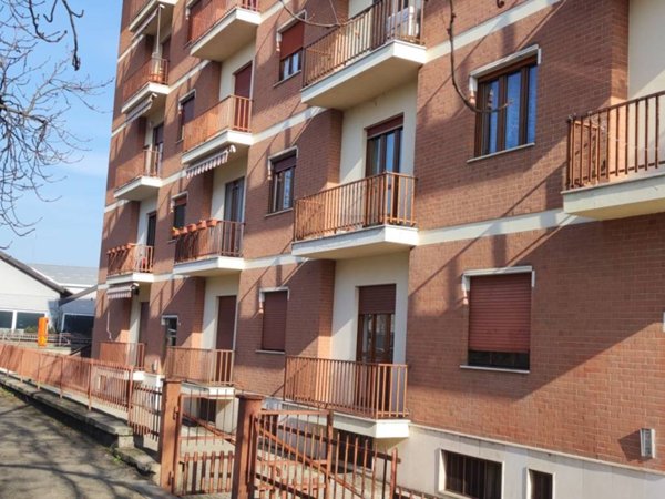 appartamento in vendita ad Asti in zona Pilone
