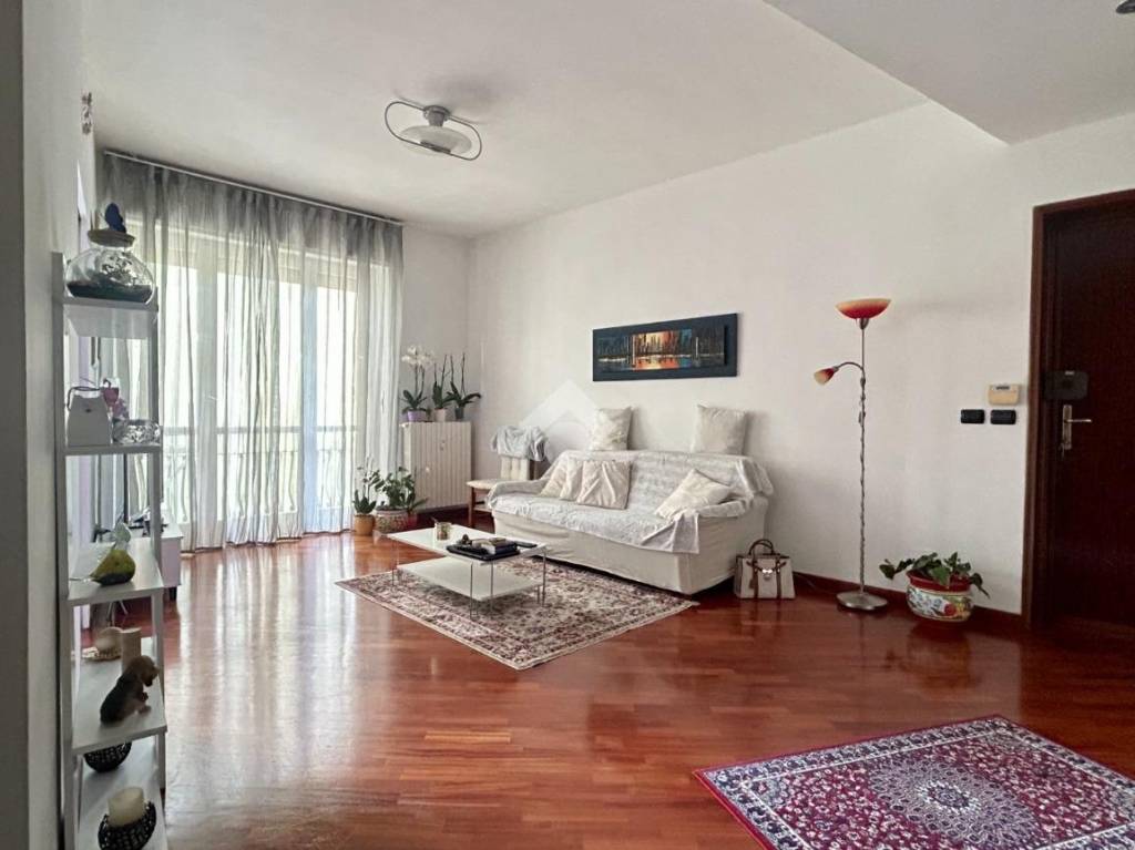 appartamento in vendita ad Asti in zona Corso Dante