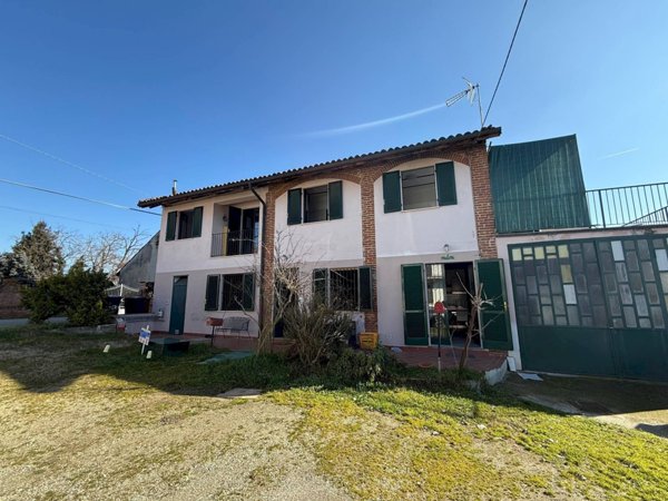 casa indipendente in vendita ad Asti in zona Sessant