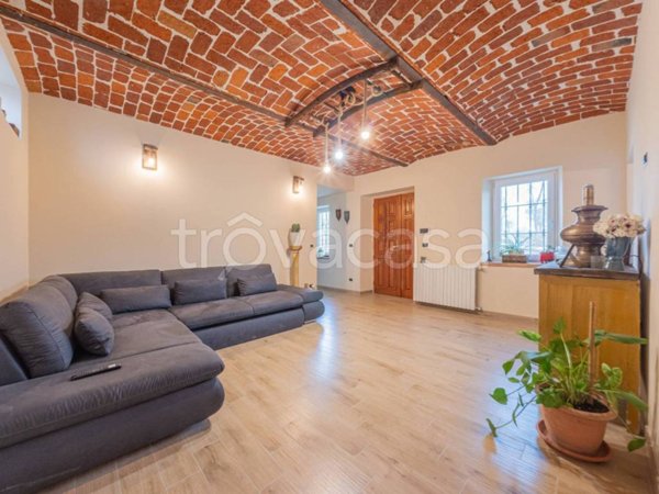 casa indipendente in vendita ad Asti in zona Bramairate