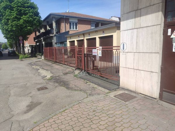 locale commerciale in vendita ad Asti in zona Trincere