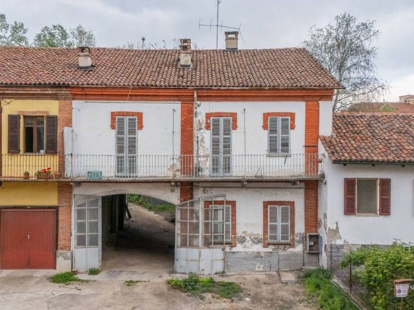 casa indipendente in vendita ad Asti in zona Centro Città