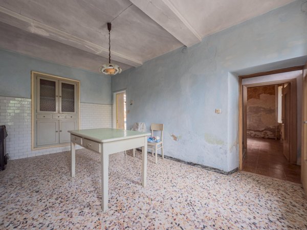 casa indipendente in vendita ad Asti in zona Mombarone