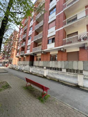appartamento in vendita ad Asti in zona Manzoni