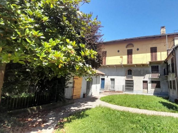 casa indipendente in vendita ad Asti in zona Centro Città