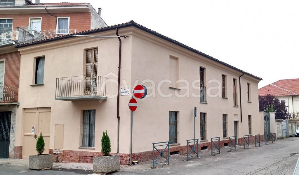 appartamento in vendita ad Asti in zona Pilone