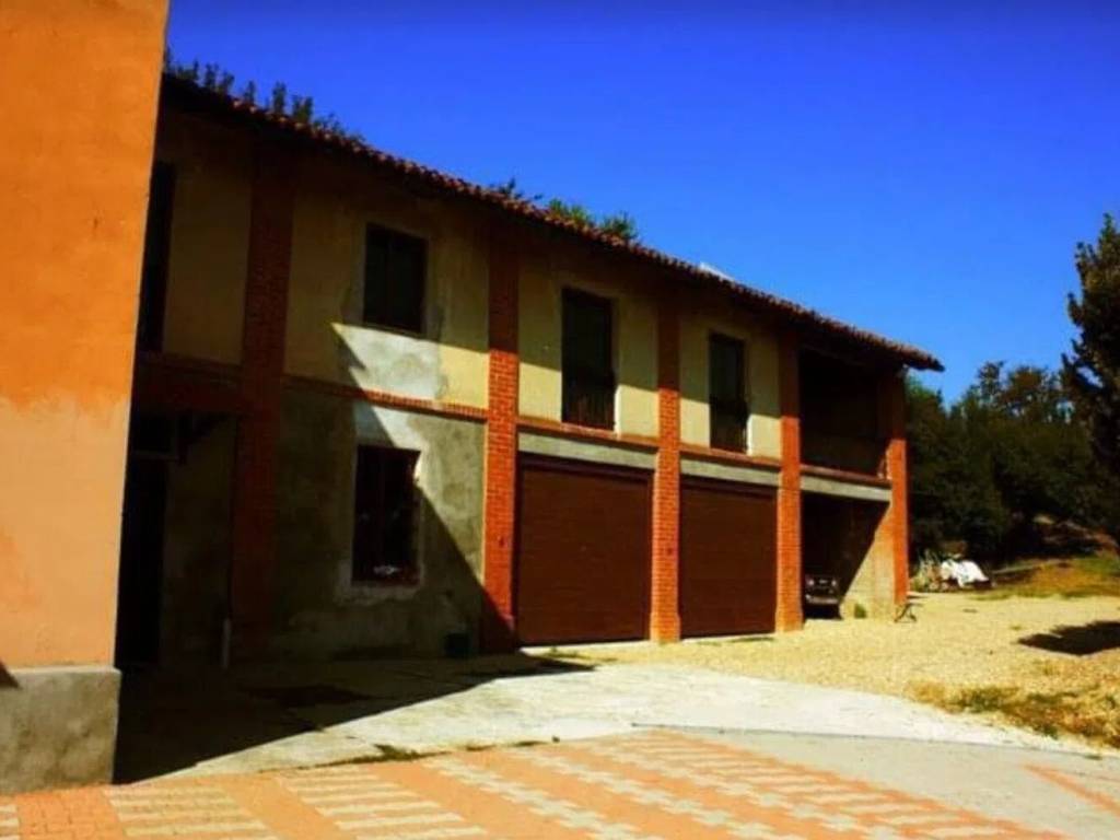 casa indipendente in vendita ad Asti in zona Palucco