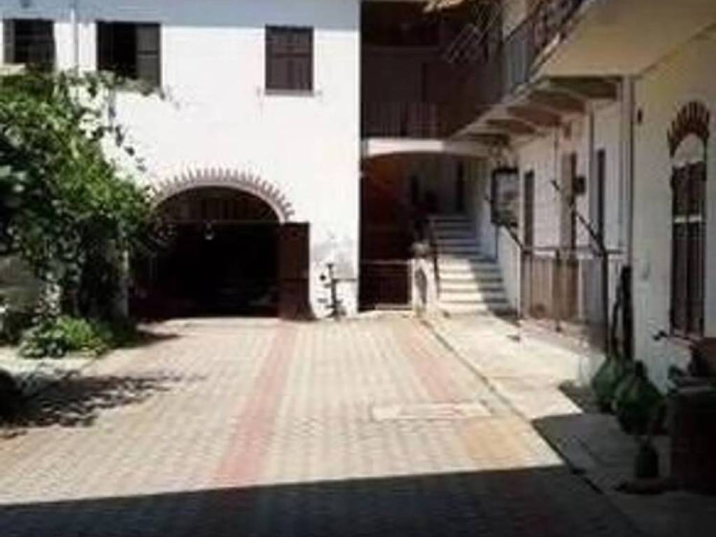 casa indipendente in vendita ad Asti in zona Sessant