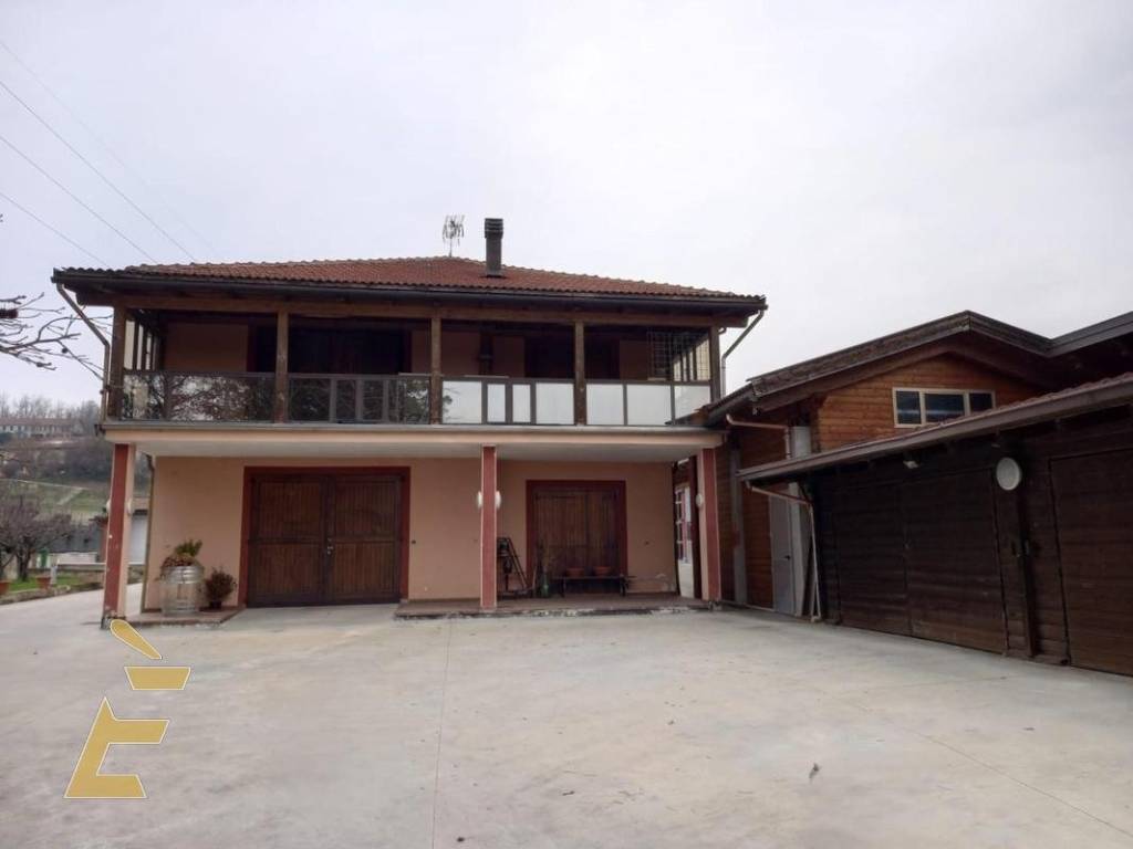 casa indipendente in vendita ad Asti