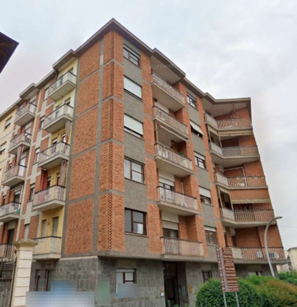 appartamento in vendita ad Asti in zona Canova