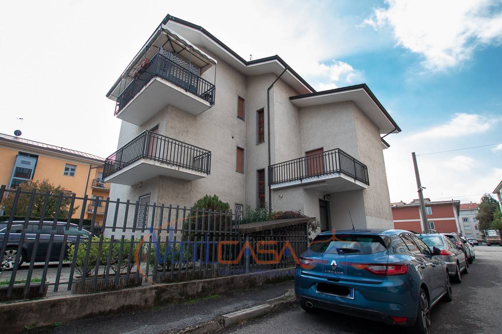 appartamento in vendita ad Asti in zona Corso Dante