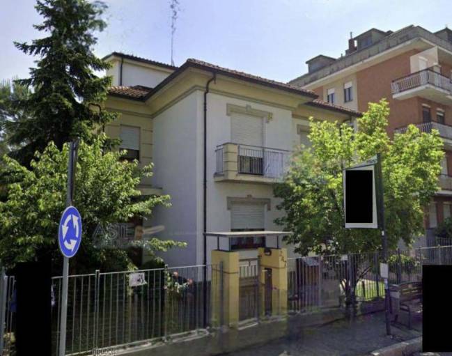 casa indipendente in vendita ad Asti in zona Corso Dante