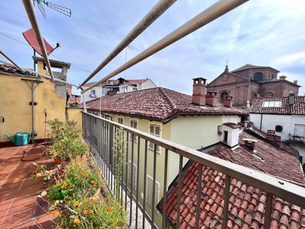 casa indipendente in vendita ad Asti in zona Centro Città