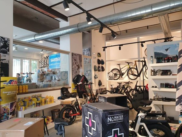 negozio in vendita ad Asti in zona Centro Città