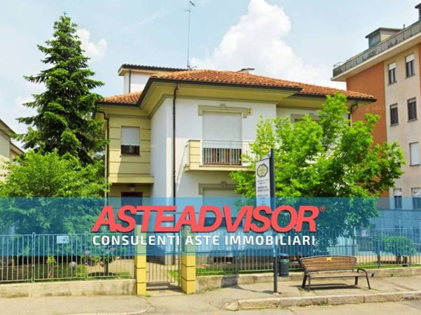 casa indipendente in vendita ad Asti in zona Questura