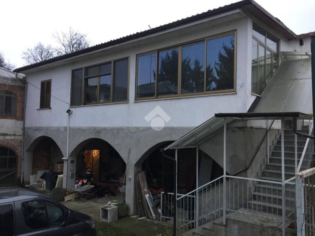 casa indipendente in vendita ad Asti in zona Casabianca