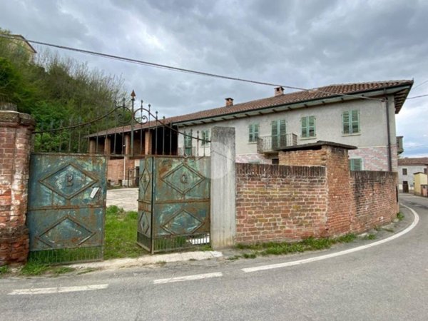 casa indipendente in vendita ad Asti in zona Montemarzo