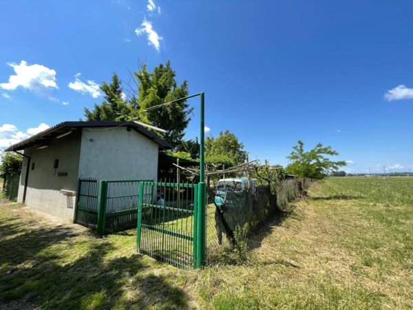 casa indipendente in vendita ad Asti in zona Quarto
