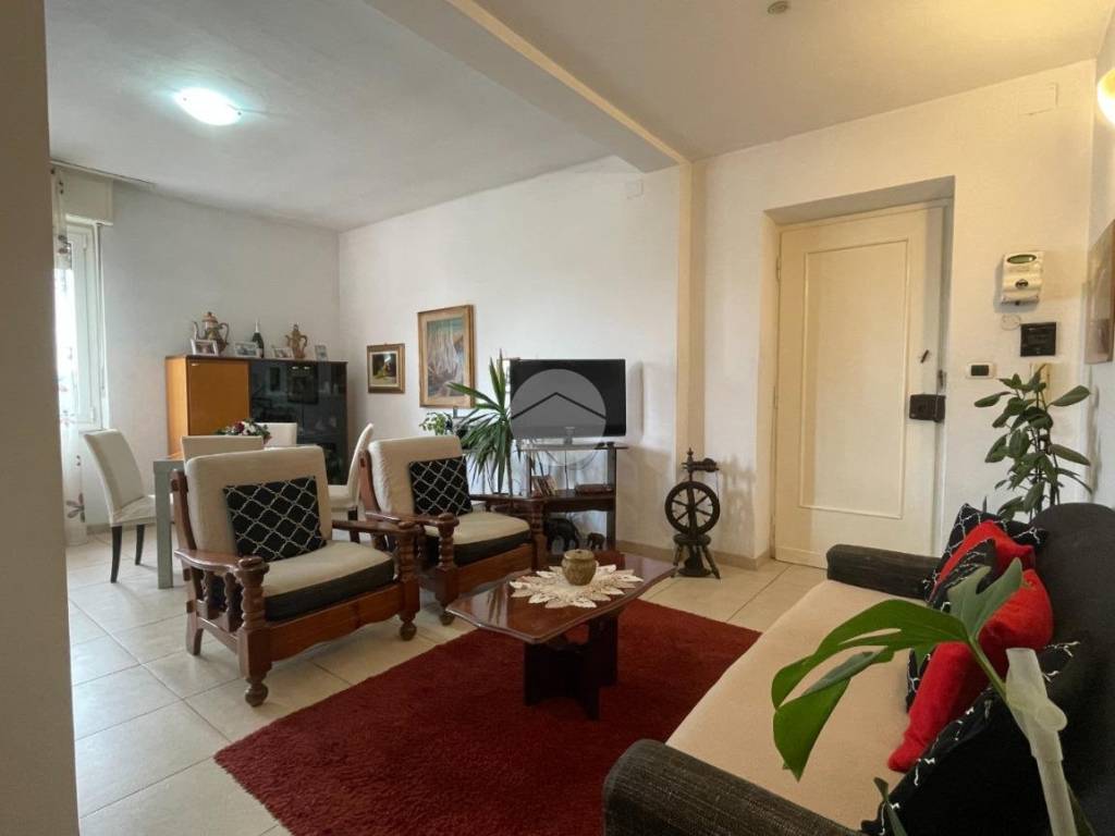 appartamento in vendita ad Asti in zona Quarto