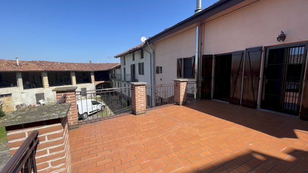 casa indipendente in vendita ad Asti in zona Stazione di Portacomaro