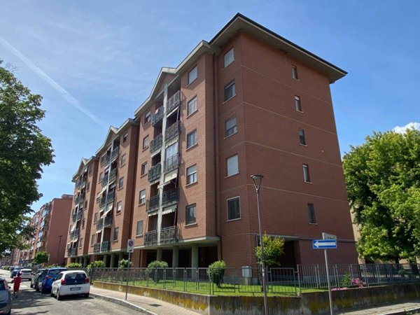 appartamento in vendita ad Asti in zona Rioscone