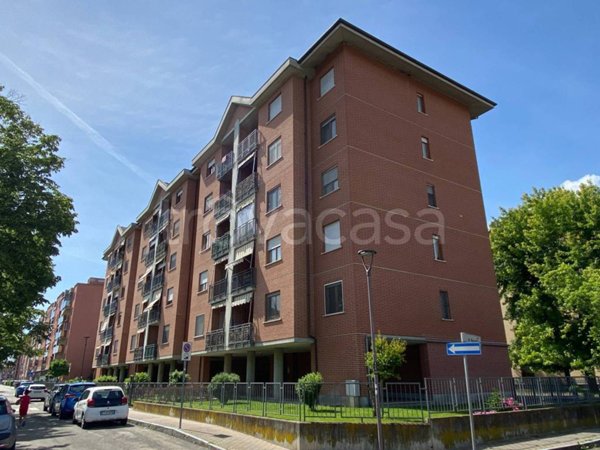 appartamento in vendita ad Asti in zona Rioscone