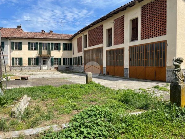 casa indipendente in vendita ad Asti in zona Carretti