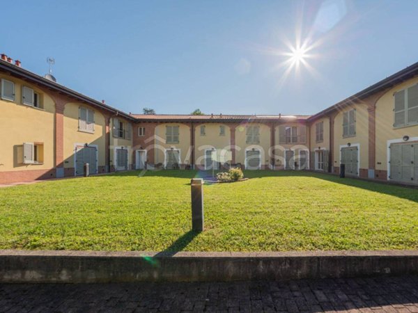 appartamento in vendita ad Asti in zona Mombarone