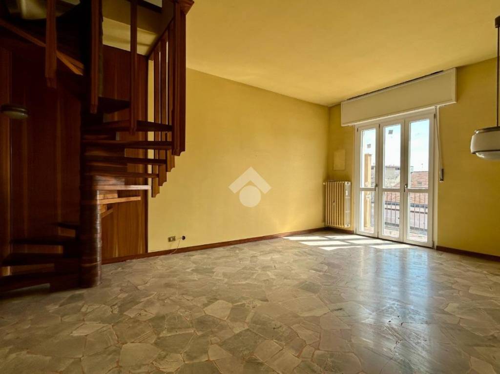 appartamento in vendita ad Asti in zona Corso Dante