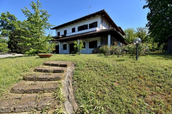 casa indipendente in vendita ad Asti in zona Valenzani