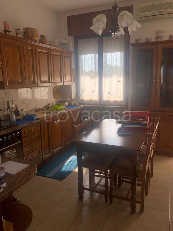 appartamento in vendita ad Asti in zona Quarto