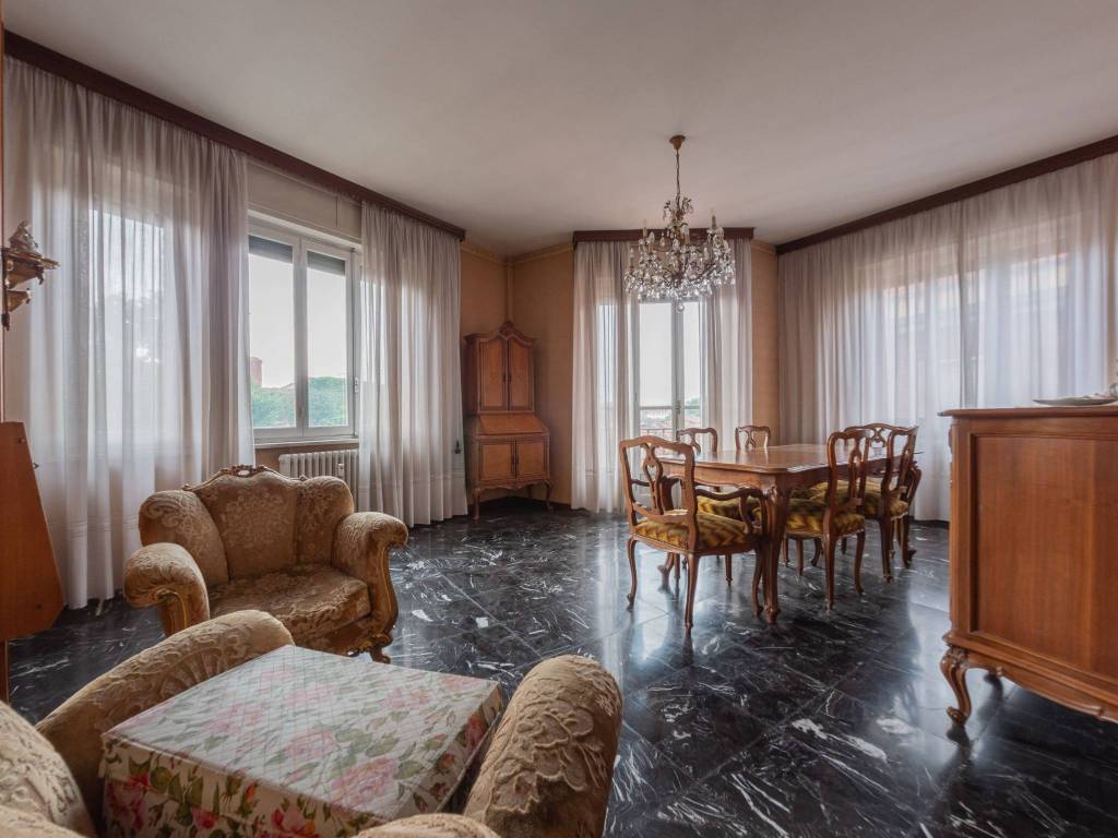 appartamento in vendita ad Asti in zona Bramairate