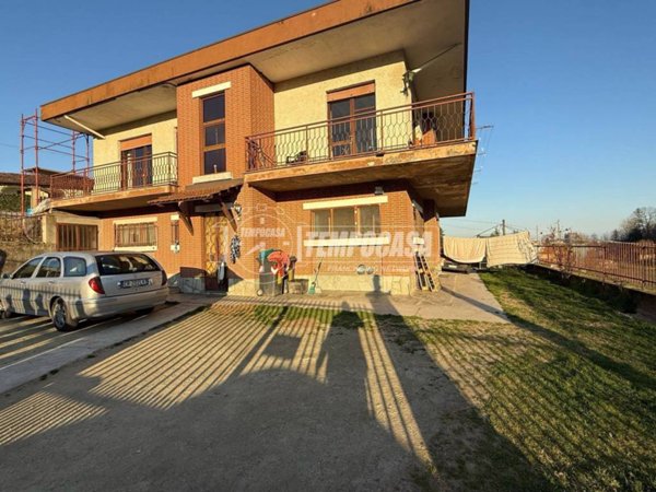 casa indipendente in vendita ad Asti in zona Centro Città