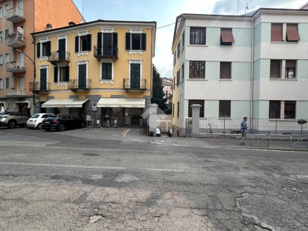 locale di sgombero in vendita ad Asti in zona Corso Dante