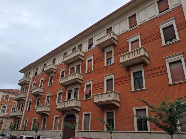 appartamento in vendita ad Asti in zona Quarto