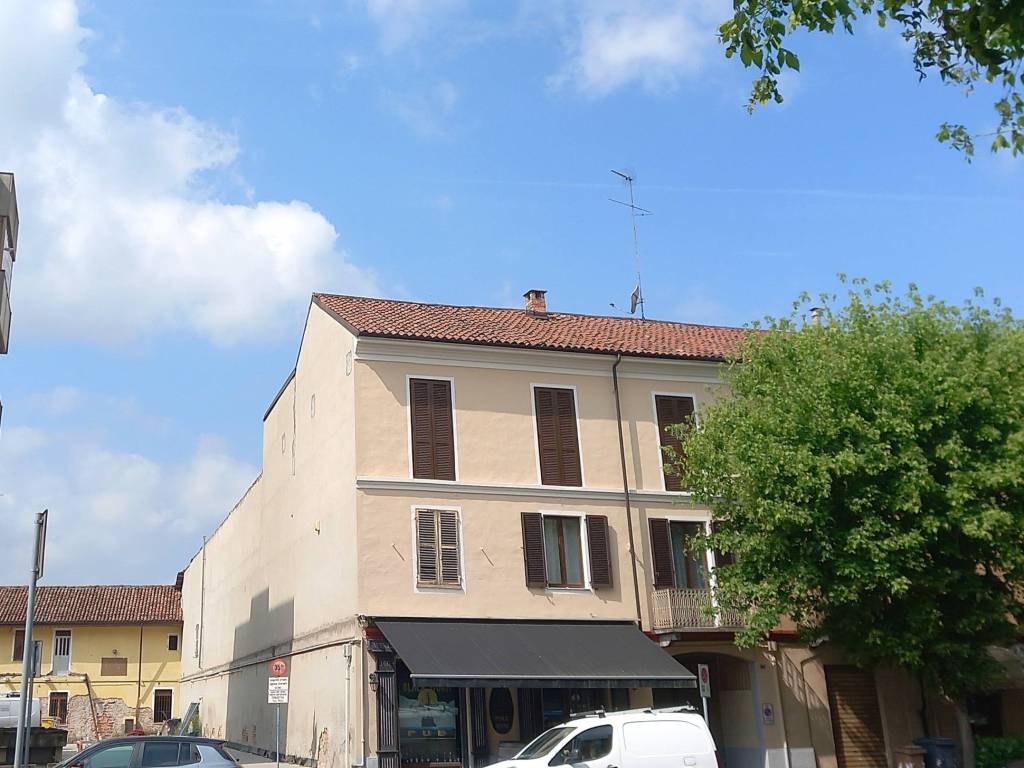 appartamento in vendita ad Asti in zona Palucco