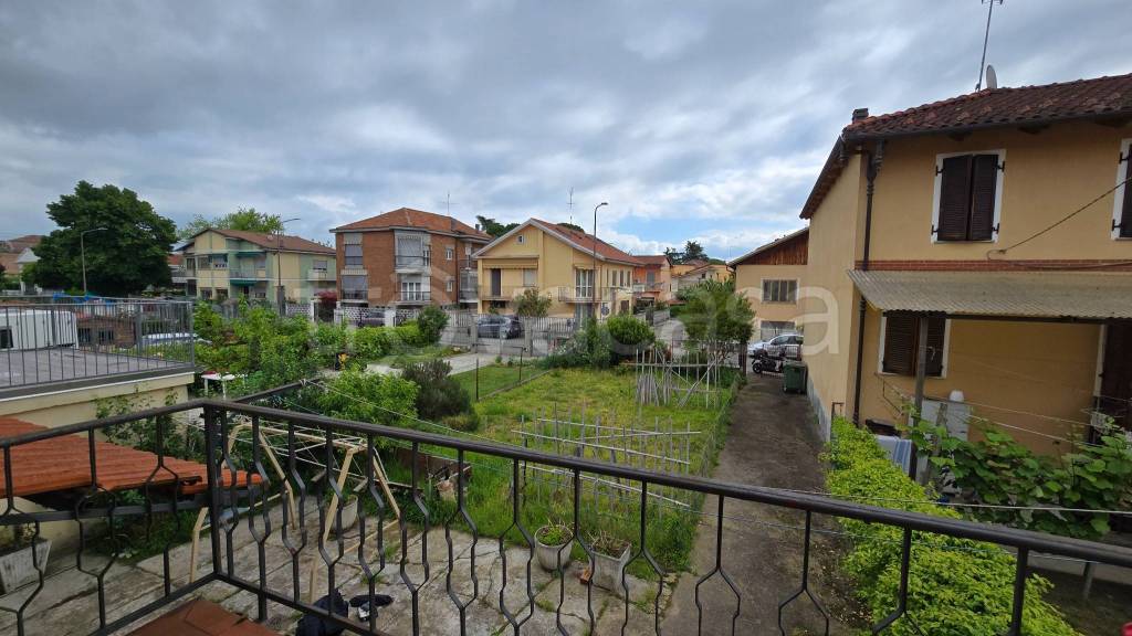 casa indipendente in vendita ad Asti in zona Centro Città