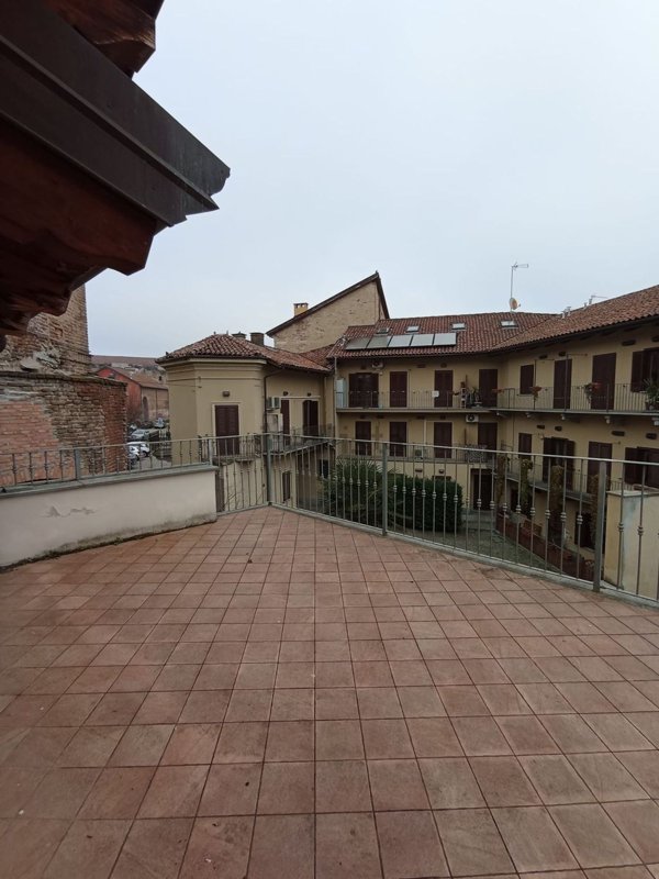 casa indipendente in vendita ad Asti in zona Centro Città