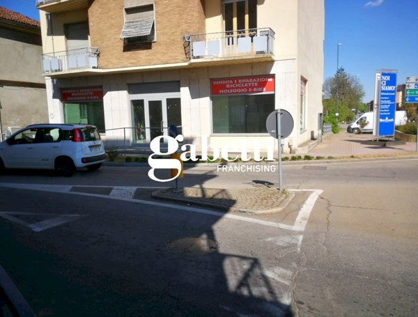 locale commerciale in vendita ad Asti