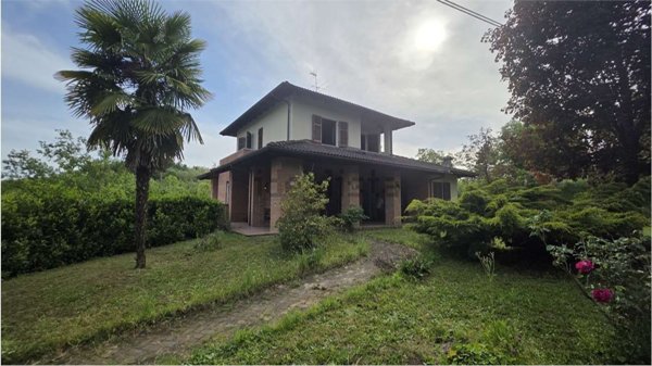 casa indipendente in vendita ad Asti in zona Centro Città