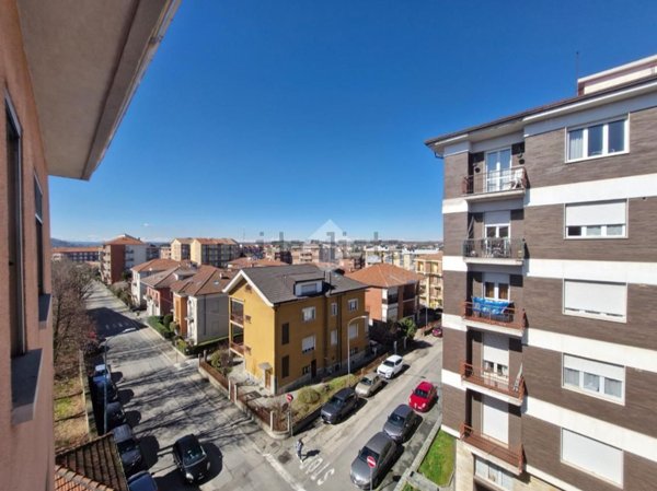 appartamento in vendita ad Asti in zona Maternita