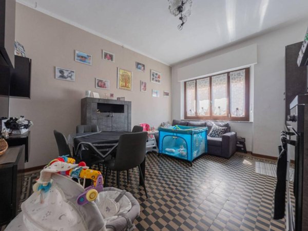 appartamento in vendita ad Asti in zona Quarto