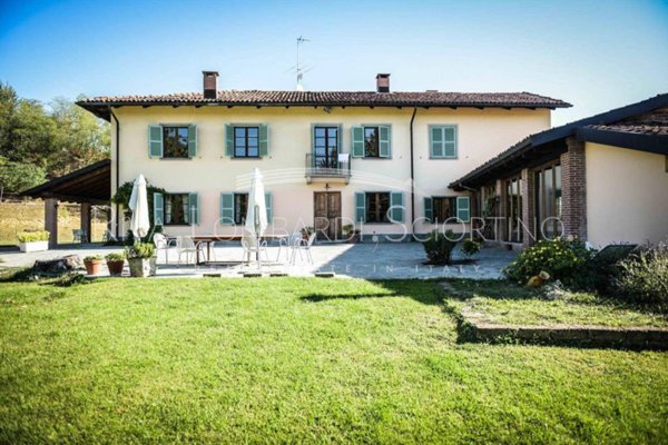 casa indipendente in vendita ad Asti in zona Valmanera