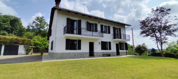 casa indipendente in vendita ad Asti in zona Casabianca